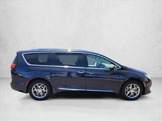 Used 2018 Chrysler Pacifica Limited FWD video 4