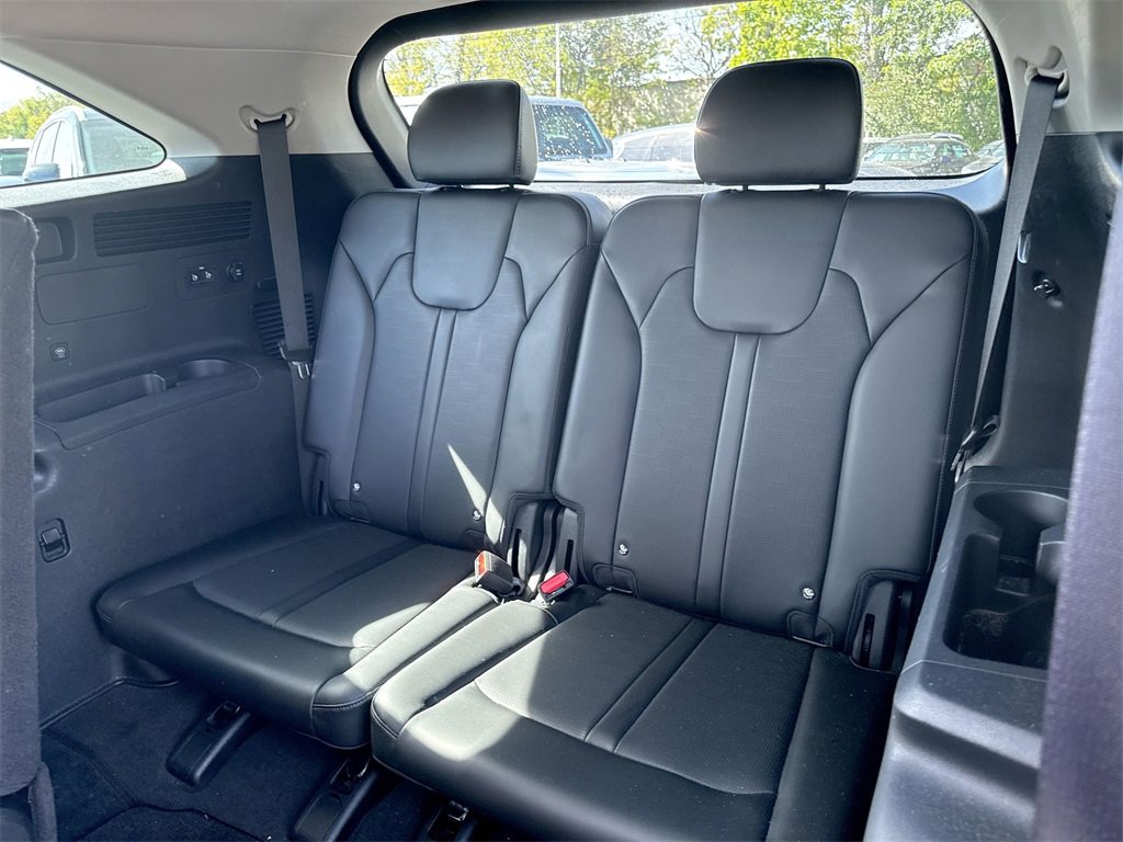 Used 2024 Kia Sorento S image 27