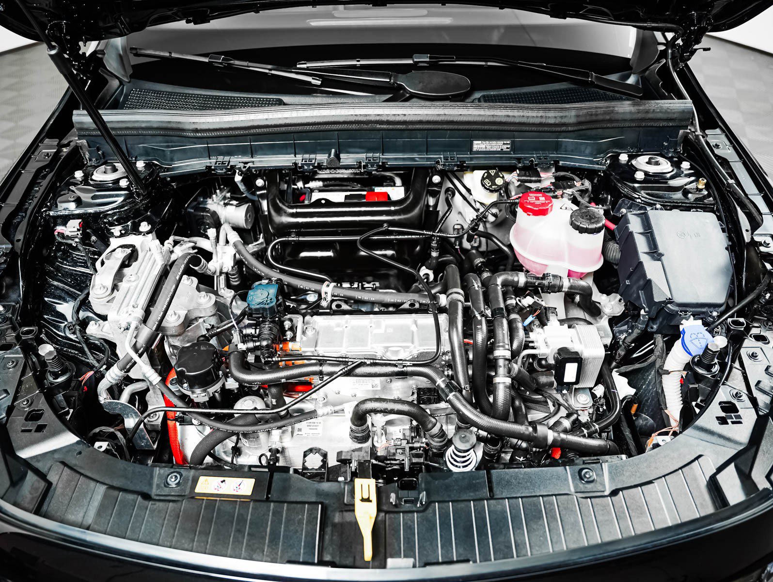 Certified 2024 Mercedes-Benz EQB 300 4MATIC image 4