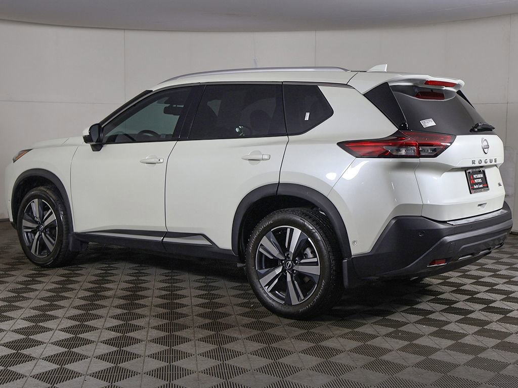 Used 2023 Nissan Rogue SL w/ SL Premium Package image 9