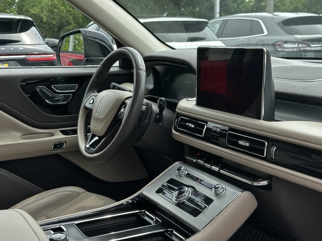 Certified 2023 Lincoln Aviator AWD w/ Premium Package image 33