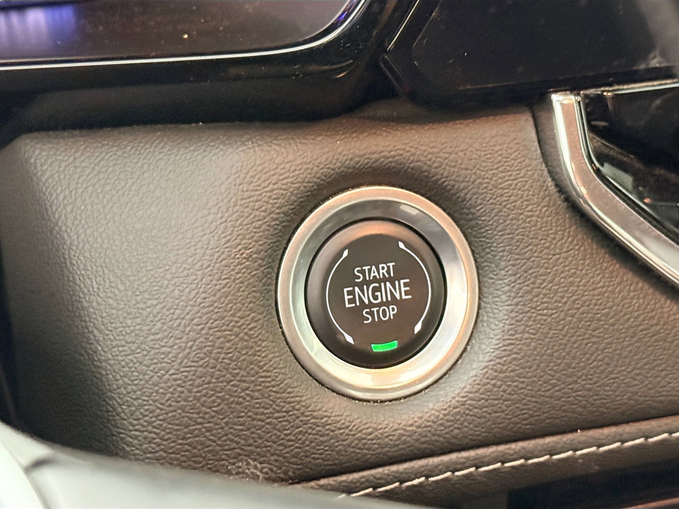 Used 2024 Chevrolet Colorado LT w/ LT Convenience Package image 32