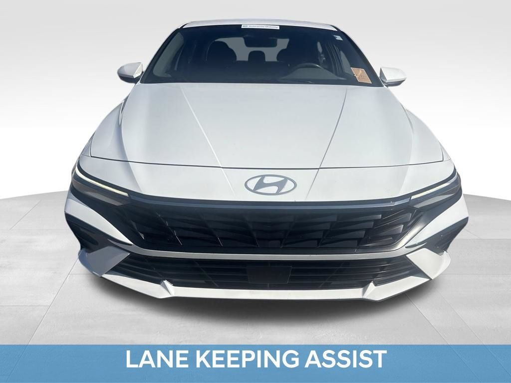 Used 2025 Hyundai Elantra SEL FWD image 18