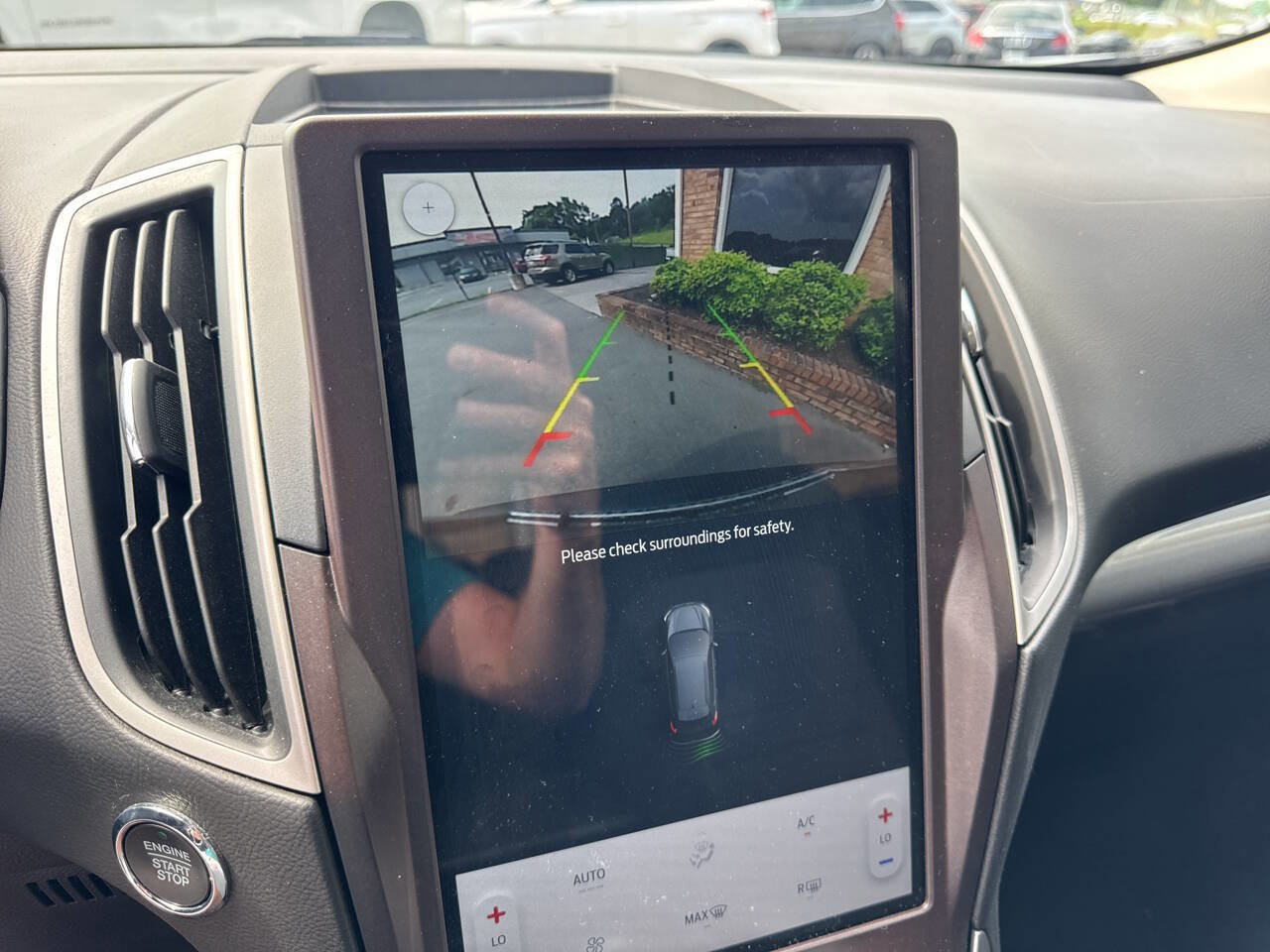 Used 2021 Ford Edge SE image 26