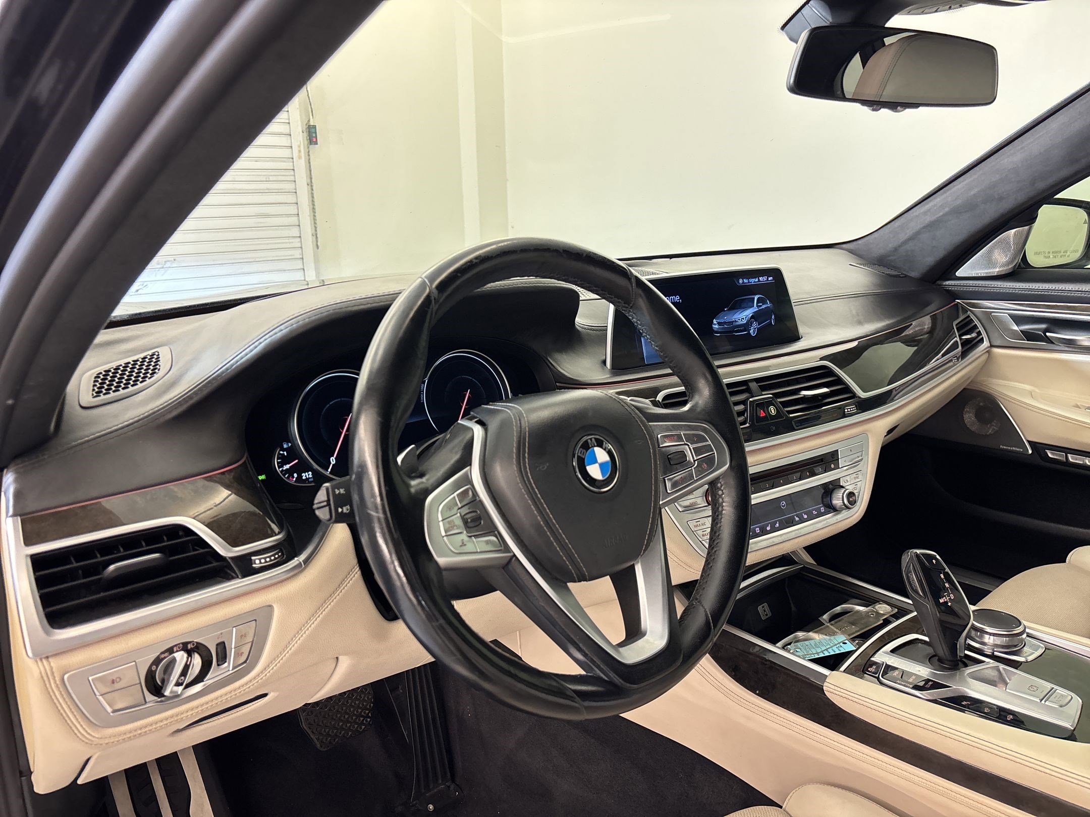 Used 2016 BMW 750i image 4