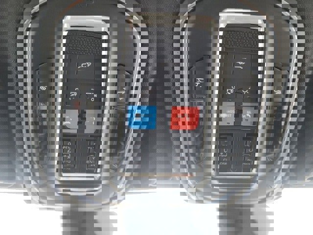 New 2025 Jeep Grand Cherokee L Altitude image 9