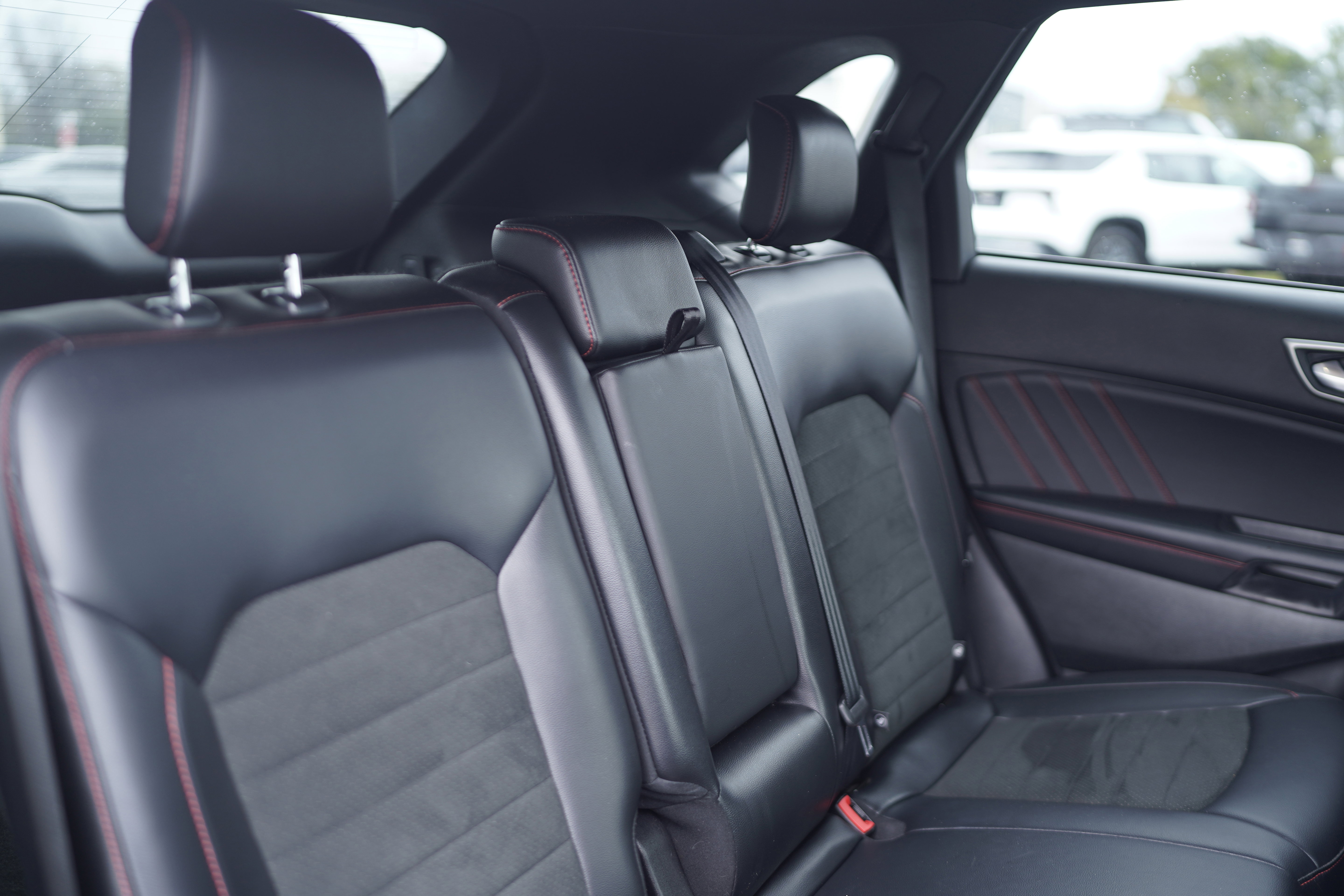 Used 2023 Ford Edge ST-Line image 11