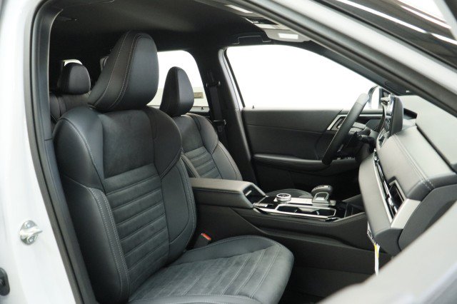 New 2026 Mitsubishi Outlander LE FWD image 18