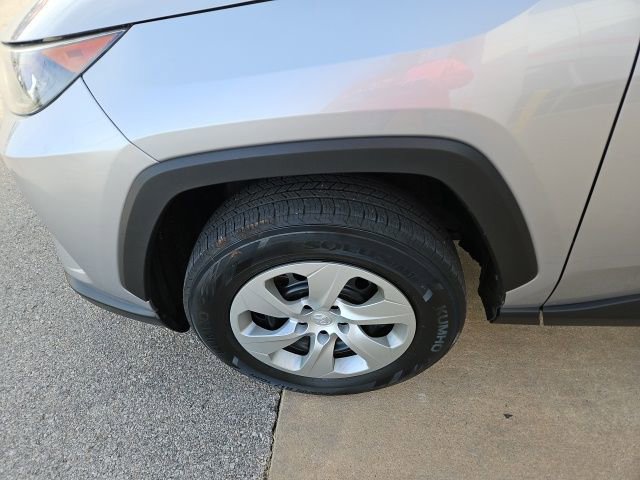 Used 2019 Toyota RAV4 LE image 12