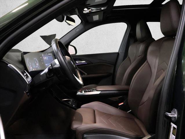 Used 2025 BMW X1 xDrive28i w/ Technology Package image 18
