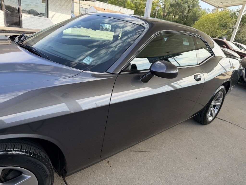 Used 2016 Dodge Challenger SXT image 22