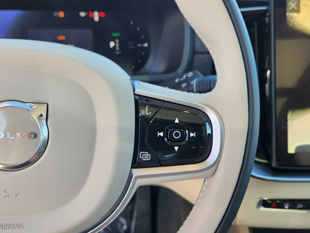 New 2026 Volvo XC90 T8 Ultra w/ Protection Package Premier image 18