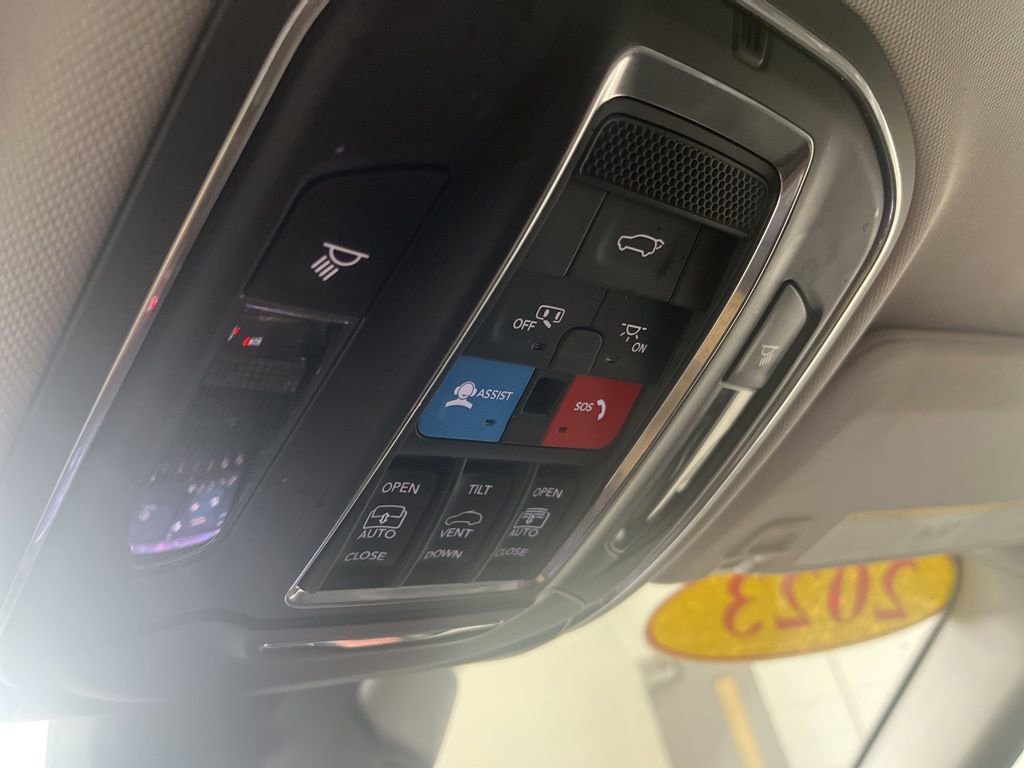 Used 2023 Jeep Grand Cherokee L Limited w/ Rear Seat Video Group I image 27