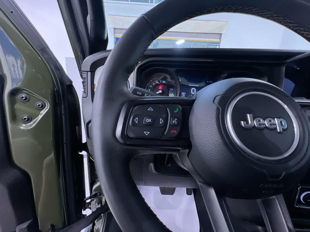 Used 2024 Jeep Wrangler Unlimited w/ Convenience Group AWD/4WD image 20
