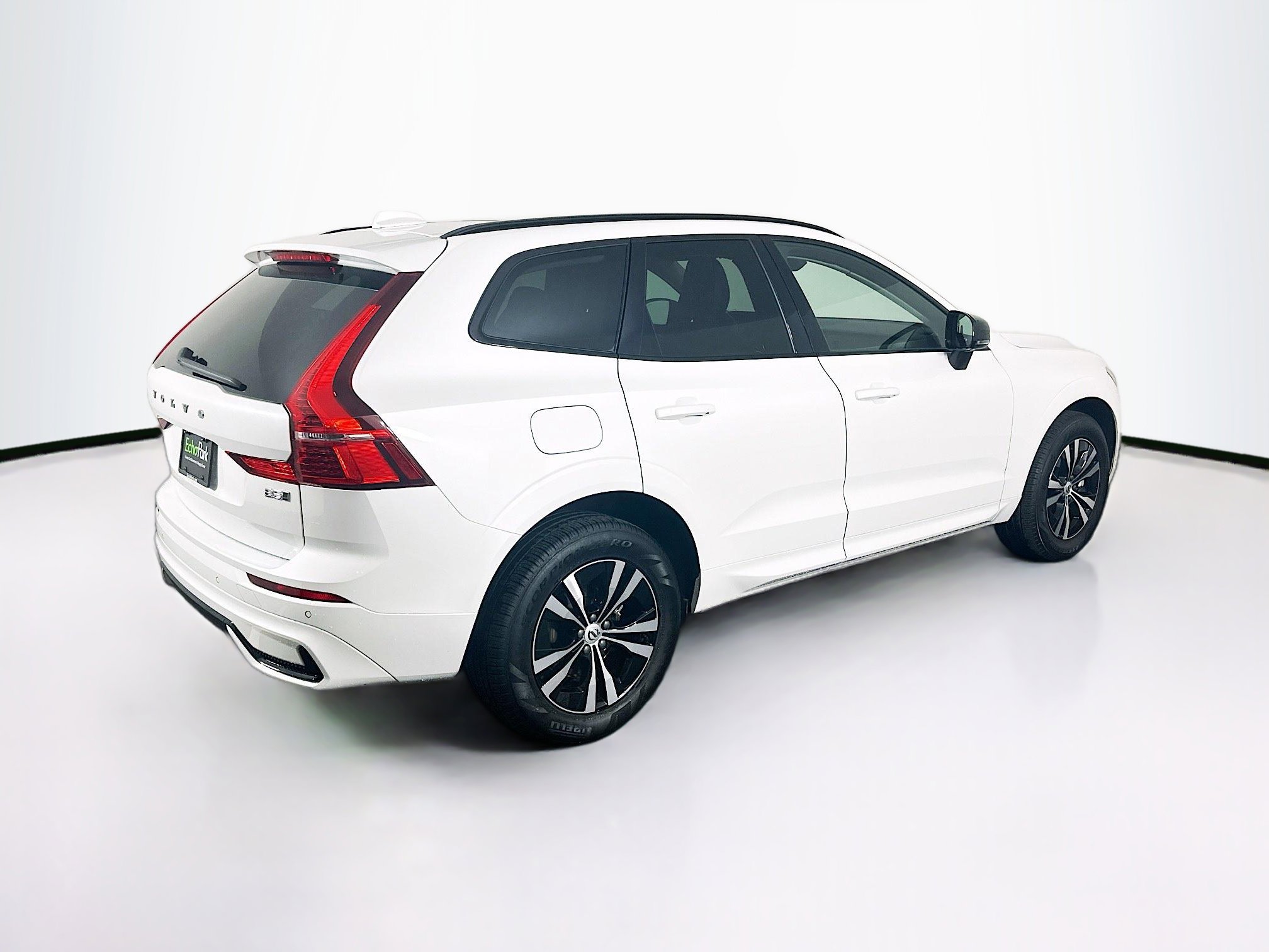 Used 2024 Volvo XC60 B5 Core image 9