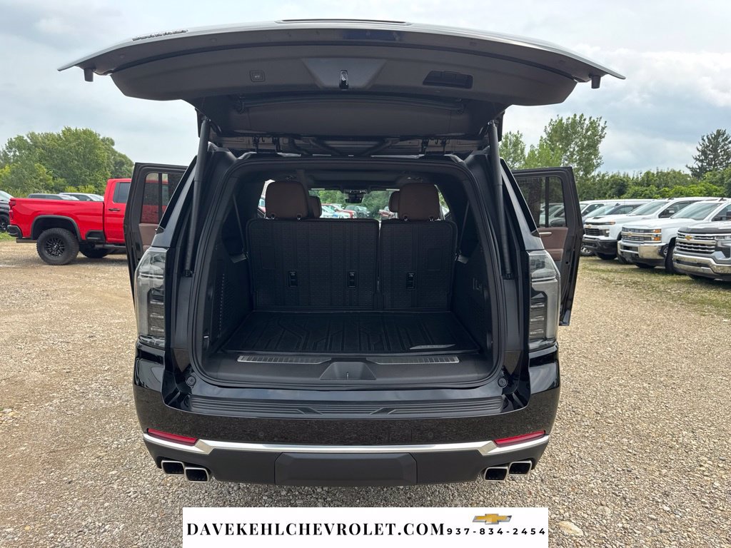 Used 2026 Chevrolet Suburban High Country w/ Sun And Tow Package AWD/4WD image 13