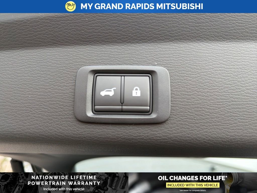 New 2026 Mitsubishi Outlander SEL image 28