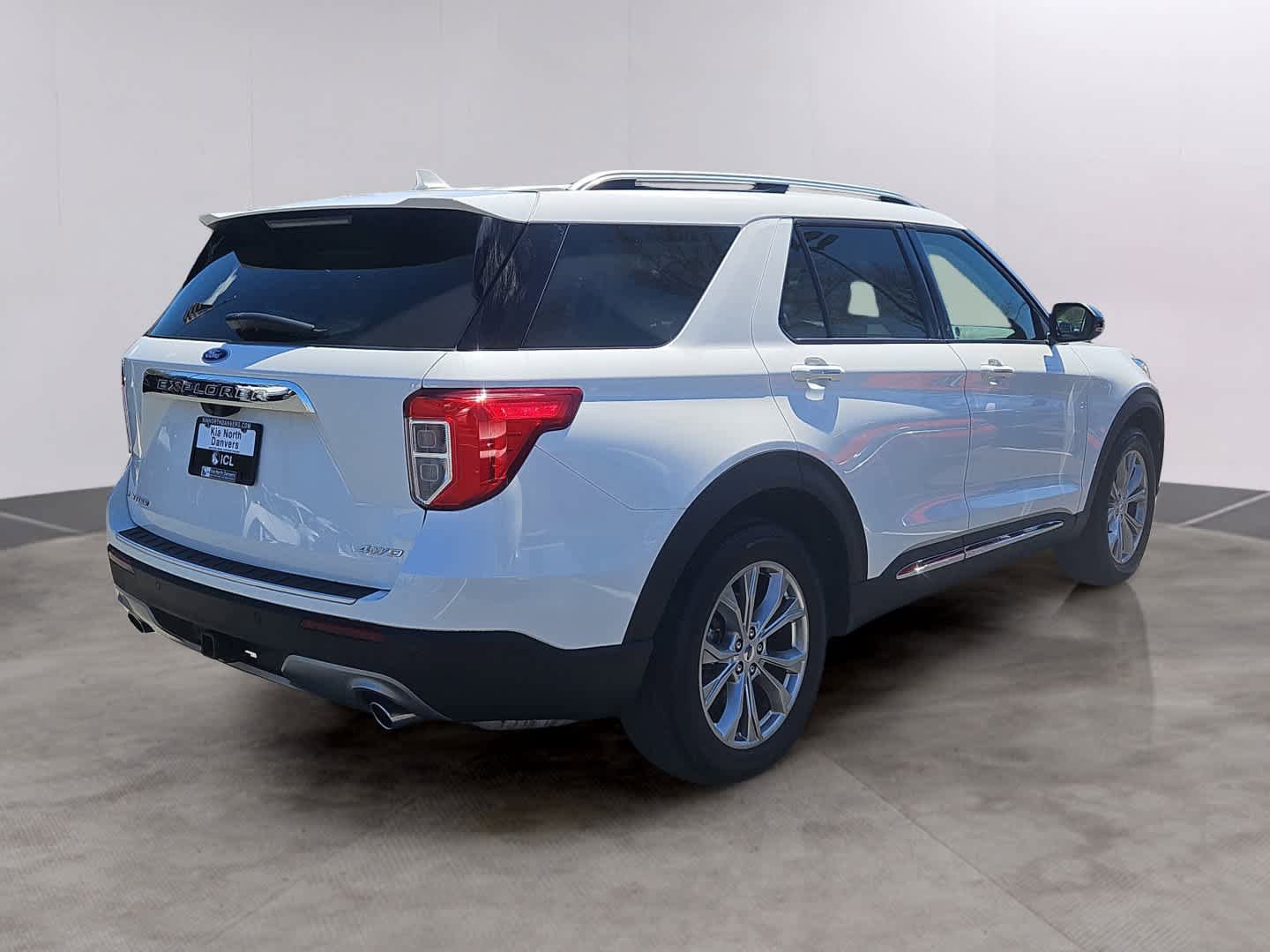 Used 2023 Ford Explorer Limited w/ Limited Technology Package AWD/4WD image 4