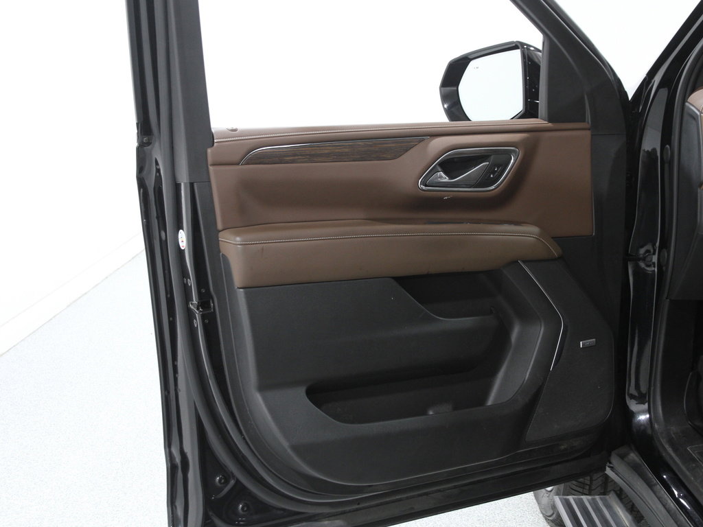 Used 2023 Chevrolet Tahoe High Country w/ LPO, Illumination Package image 5