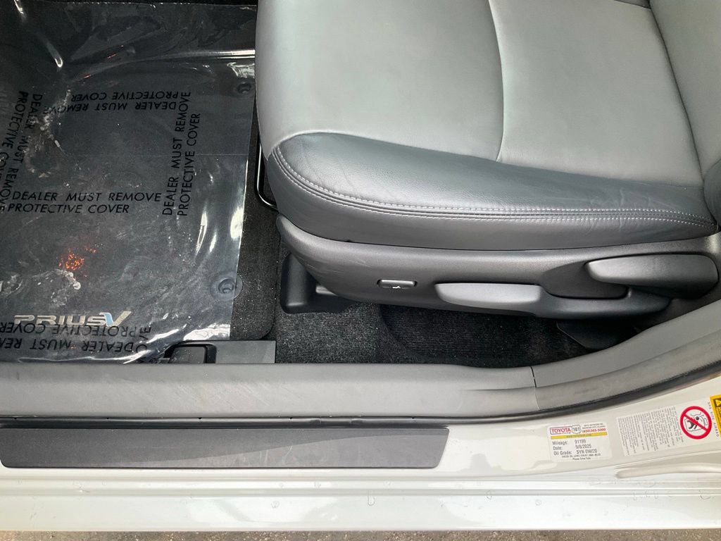 Used 2012 Toyota Prius V Five FWD image 14