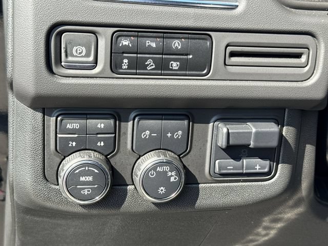 Used 2024 Chevrolet Suburban Z71 w/ Off-Road Capability Package AWD/4WD image 35