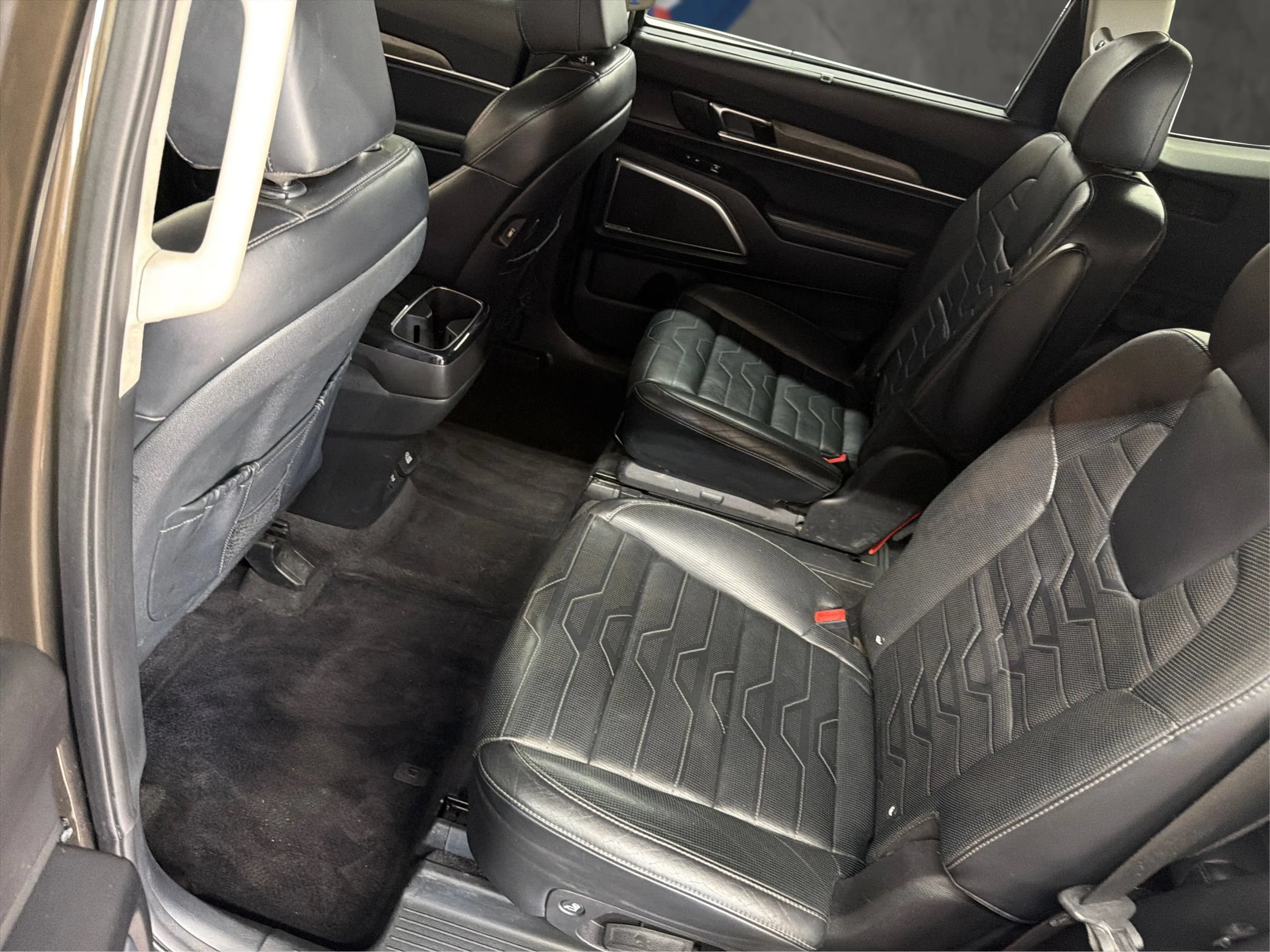 Used 2020 Kia Telluride SX w/ SX Prestige Package AWD/4WD image 31