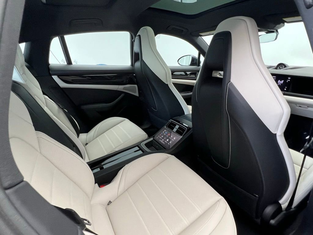 New 2025 Porsche Panamera image 16