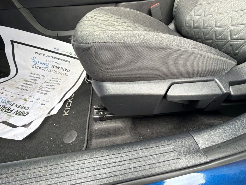 Used 2025 Nissan Kicks SV image 18