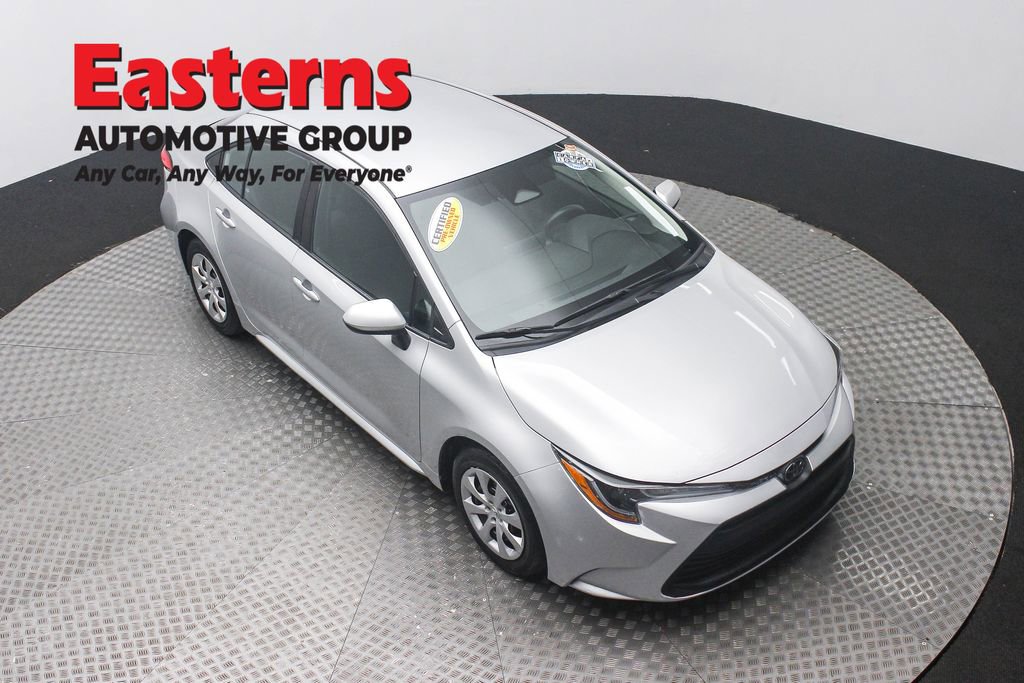 Used 2023 Toyota Corolla LE image 3