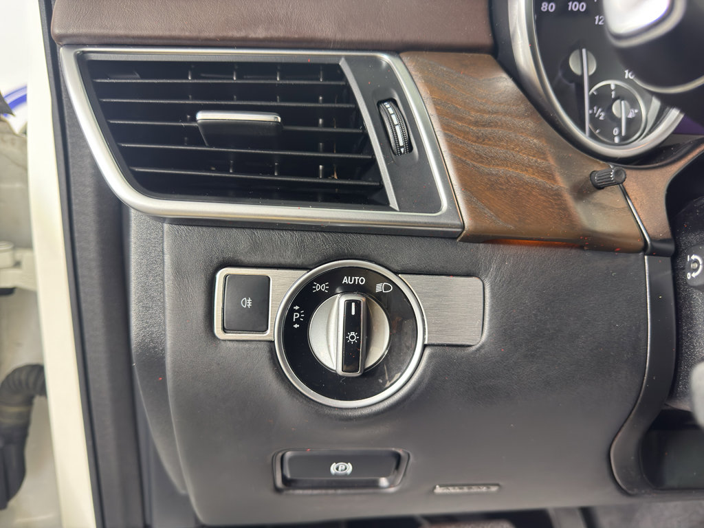 Used 2015 Mercedes-Benz GL 550 4MATIC image 17
