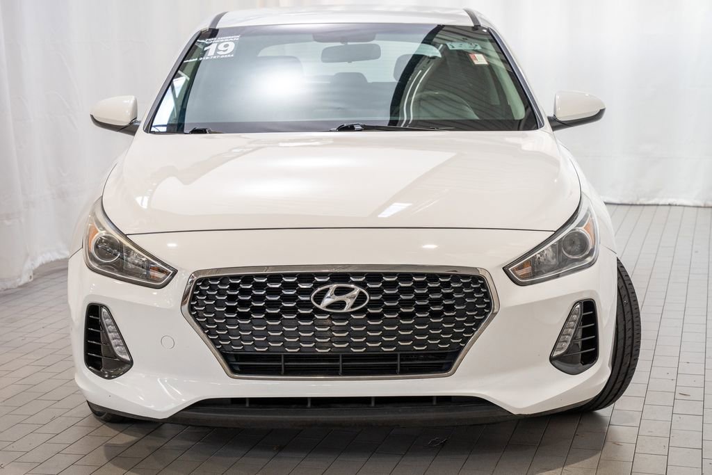 Used 2018 Hyundai Elantra GT image 3