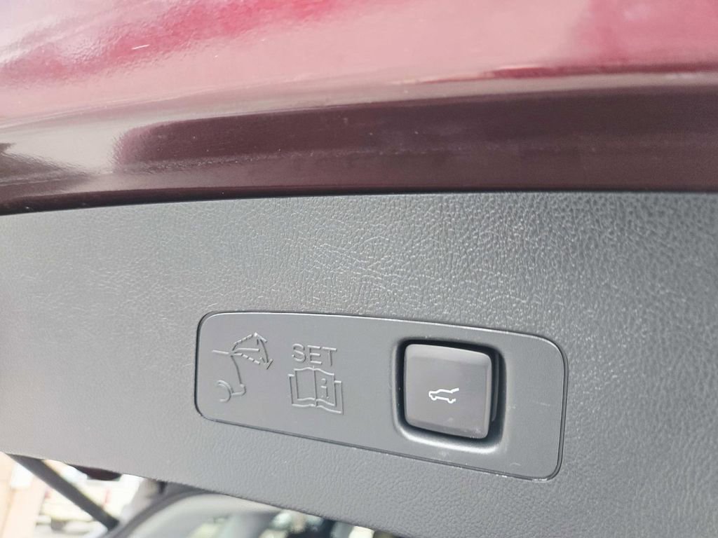 Used 2021 Lincoln Corsair AWD w/ Equipment Group 101A image 14