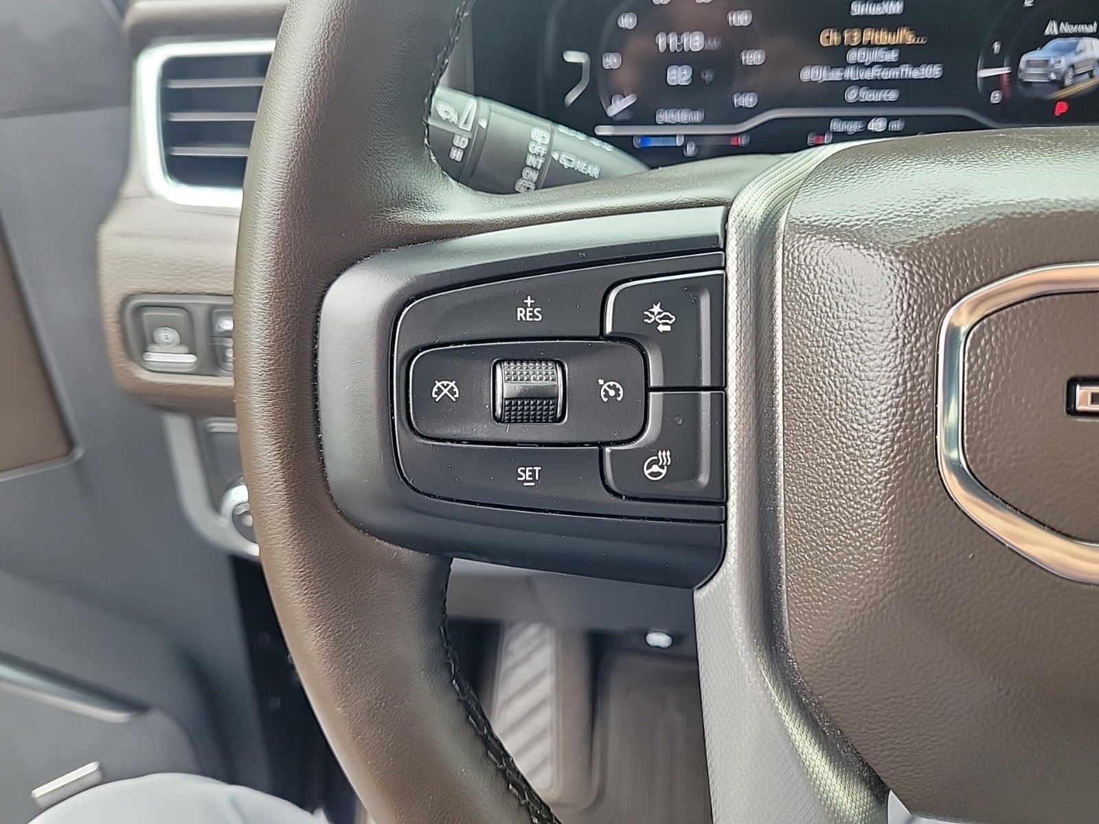 Used 2023 GMC Yukon Denali RWD image 21