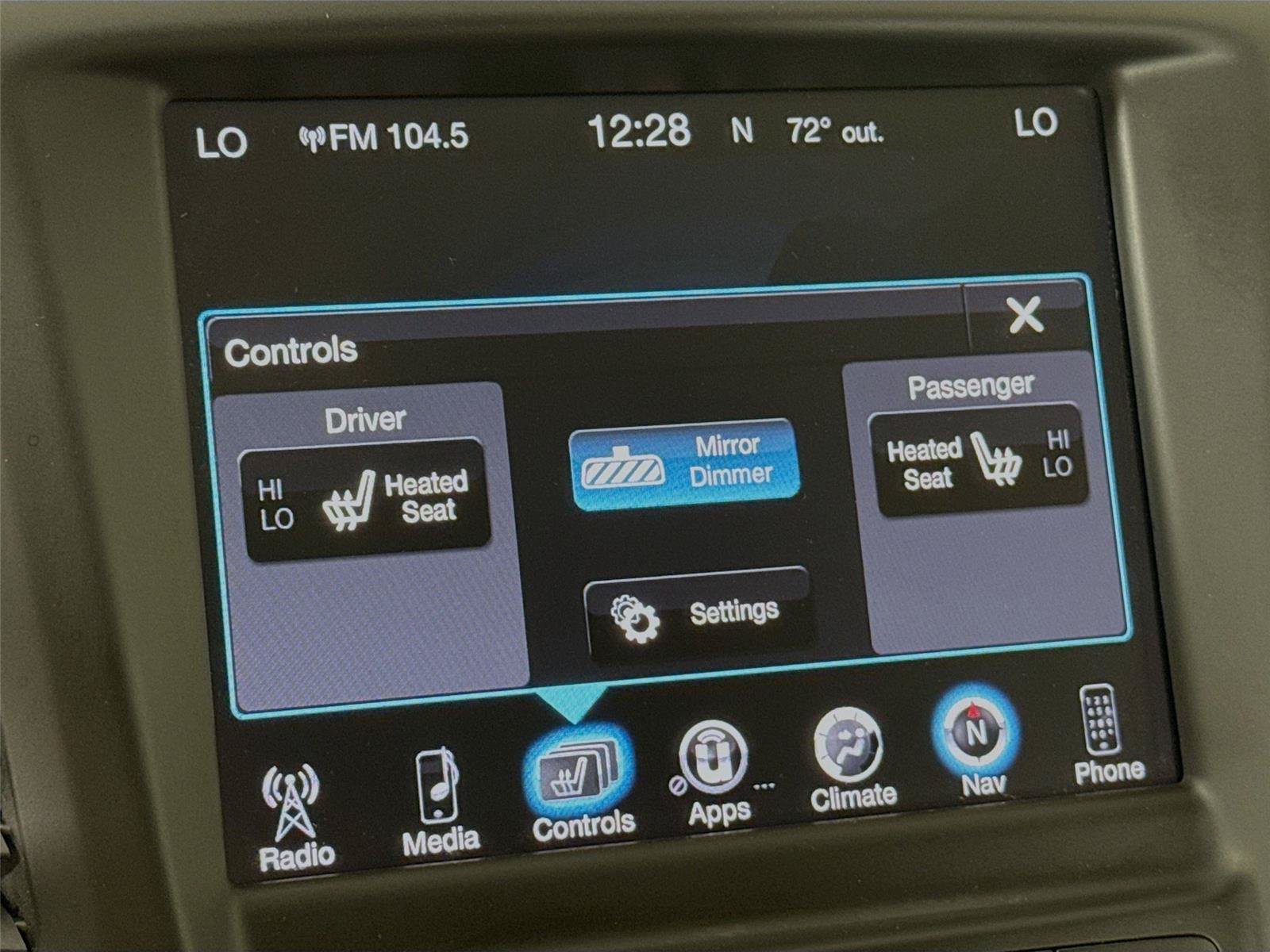 Used 2015 Chrysler 200 C w/ Navigation & Sound Group I FWD image 16