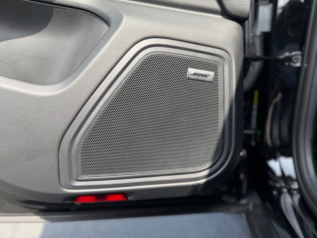 Used 2025 Porsche Macan image 40