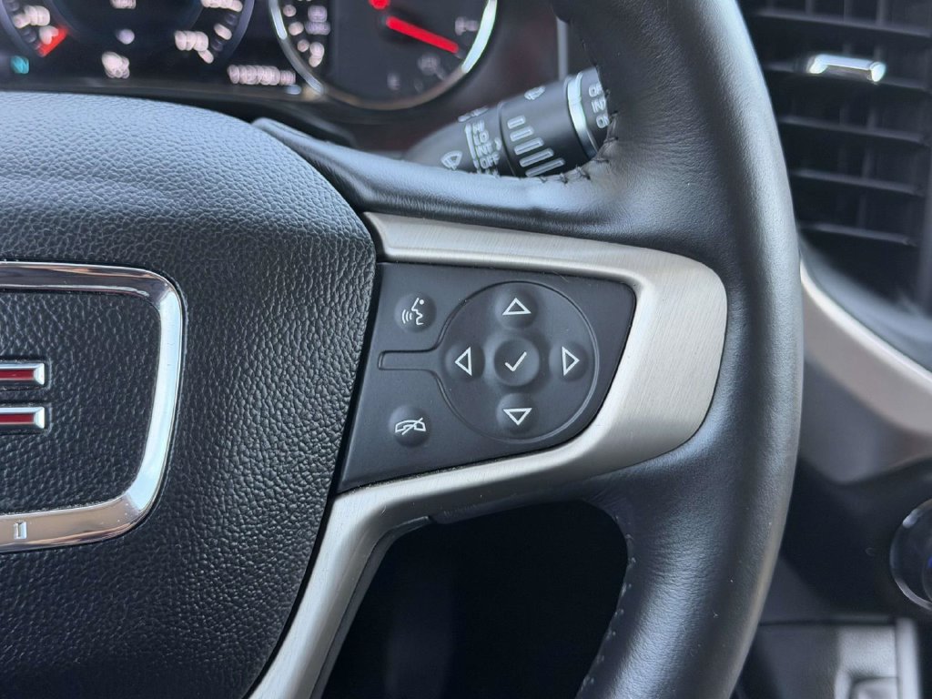 Used 2019 GMC Acadia Denali w/ Technology Package AWD/4WD image 10
