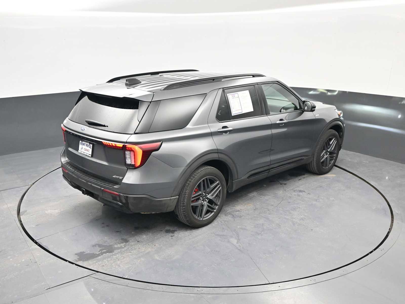 Used 2025 Ford Explorer ST-Line w/ ST-Line Street Pack image 35