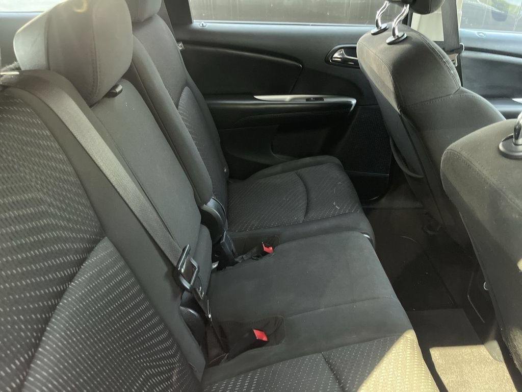 Used 2019 Dodge Journey SE FWD image 10
