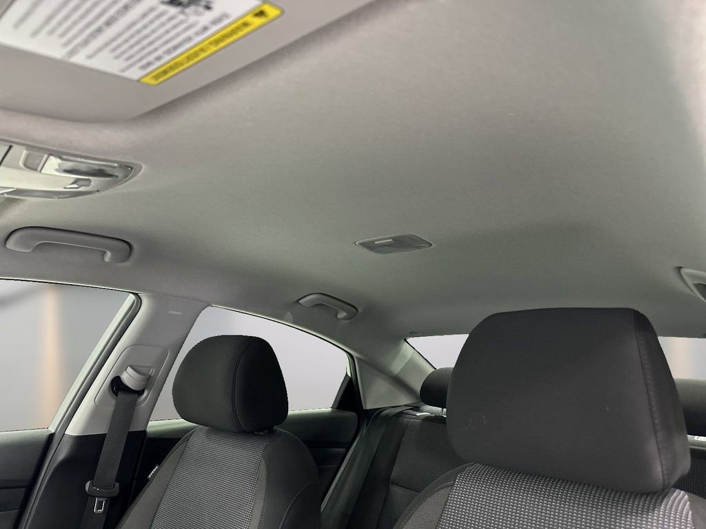 Certified 2022 Hyundai Accent SE image 8