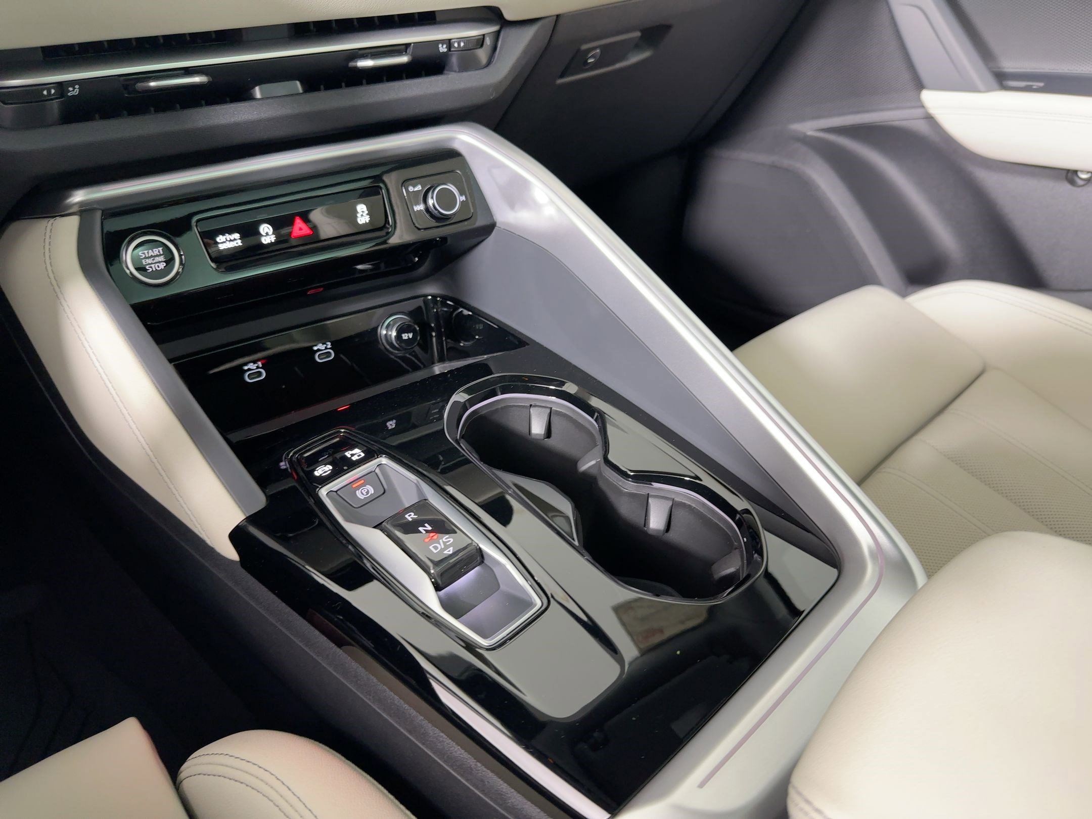 New 2025 Audi Q5 Premium Plus image 17