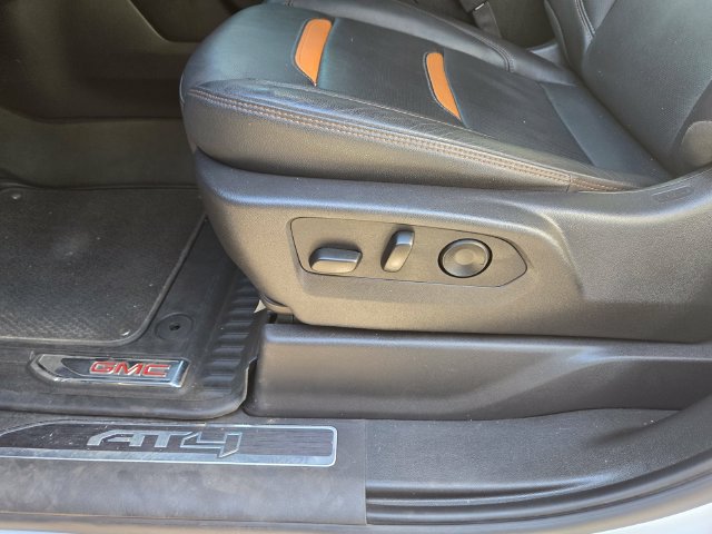 Used 2025 GMC Sierra 2500 AT4 AWD/4WD image 15