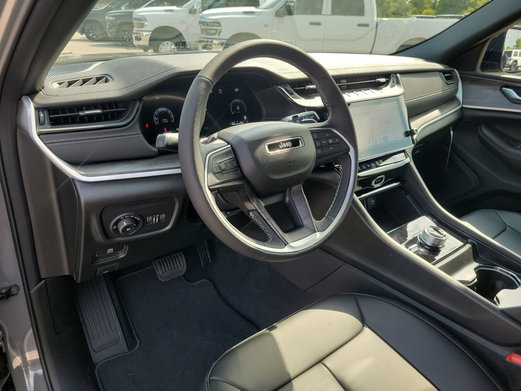 New 2027 Jeep Grand Cherokee Limited AWD/4WD image 12
