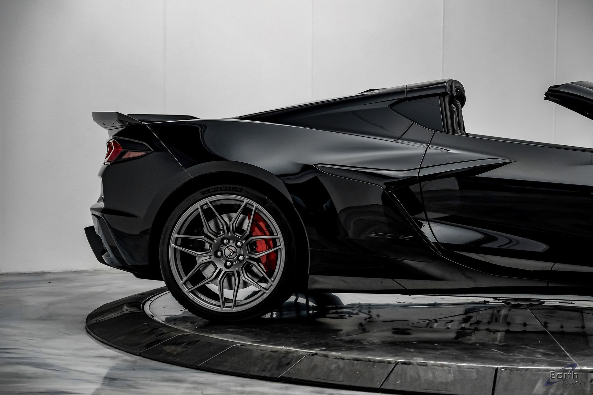 Used 2025 Chevrolet Corvette Z06 RWD image 26