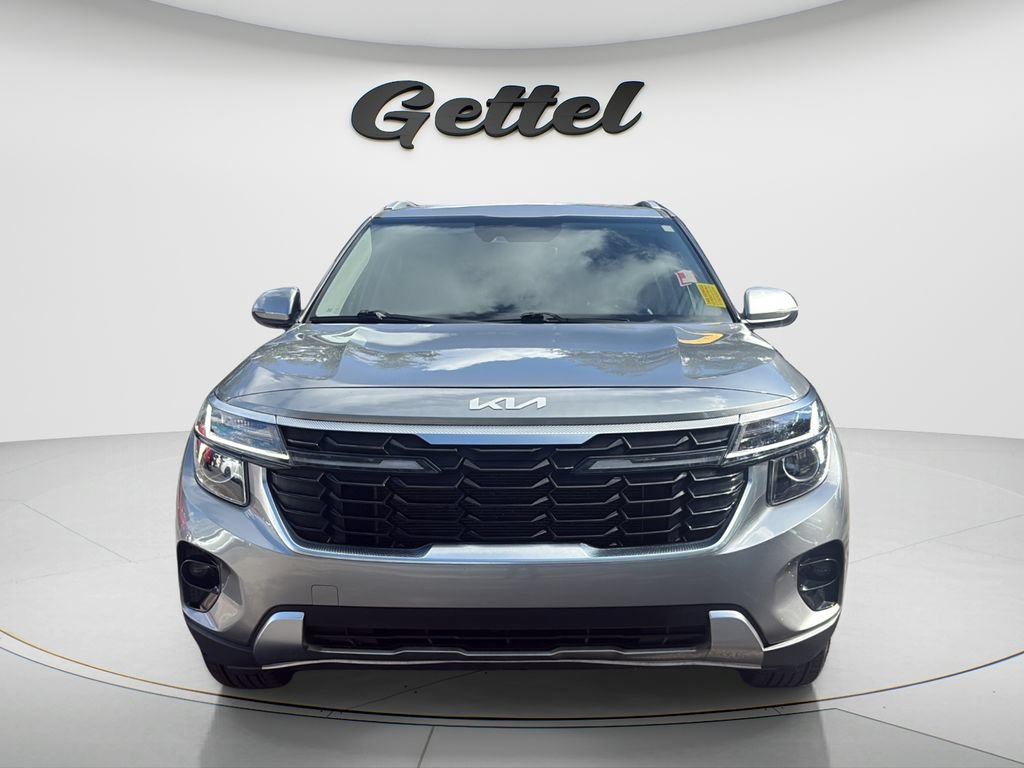 Used 2024 Kia Seltos EX FWD image 2