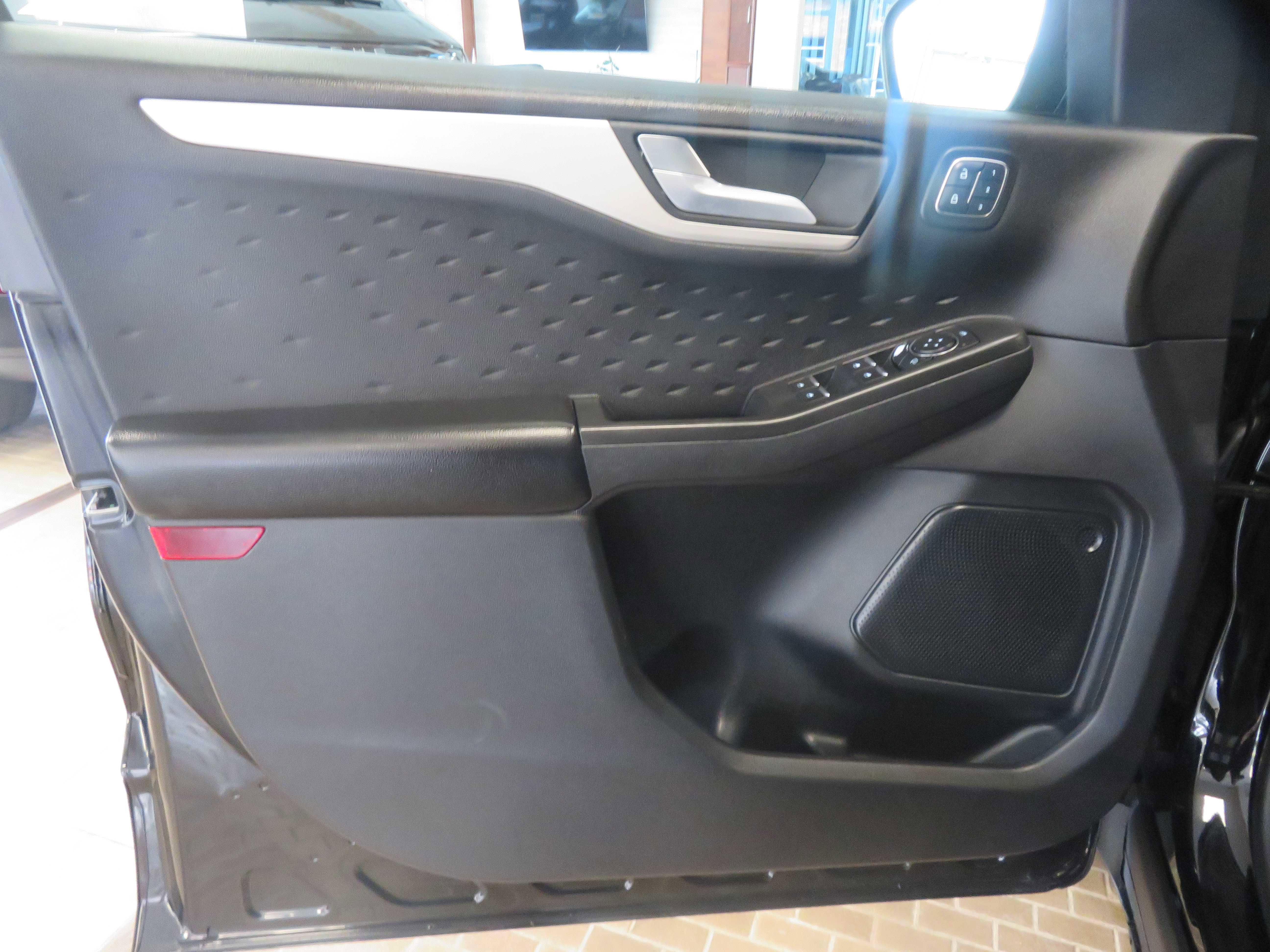 Used 2020 Ford Escape SEL image 13
