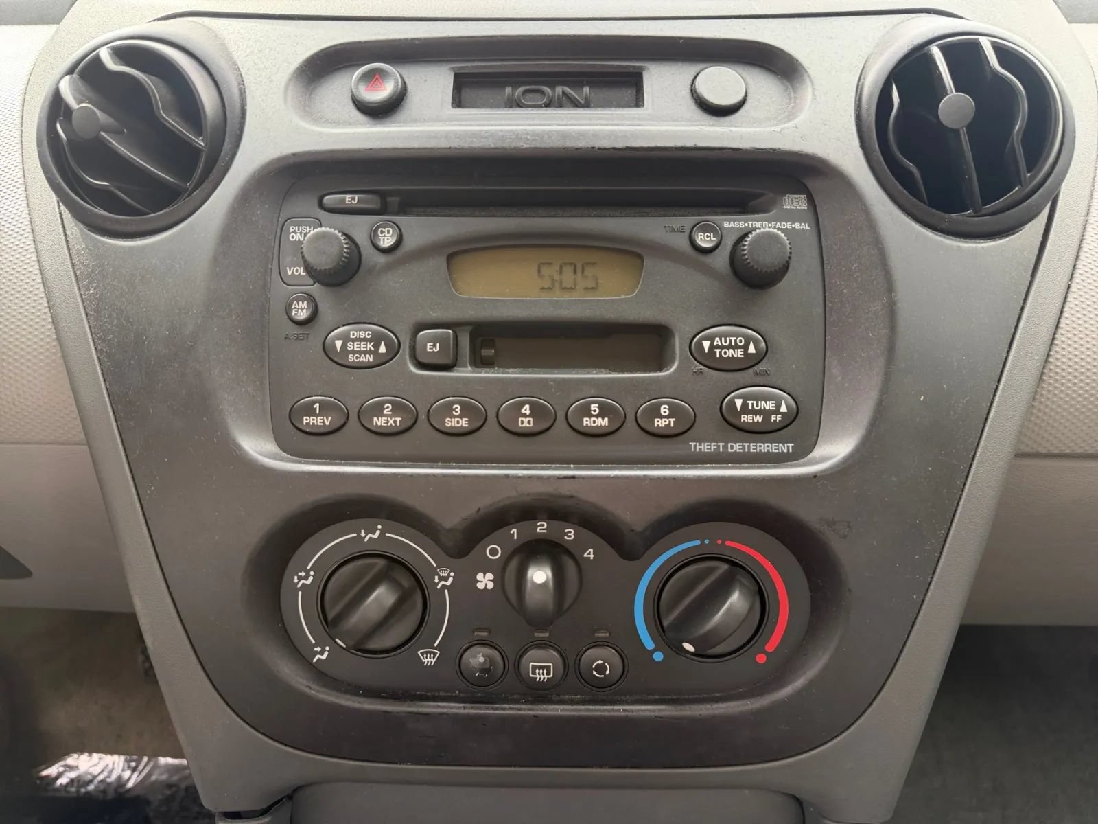 Used 2003 Saturn ION Level 2 w/ Convenience Pkg FWD image 21
