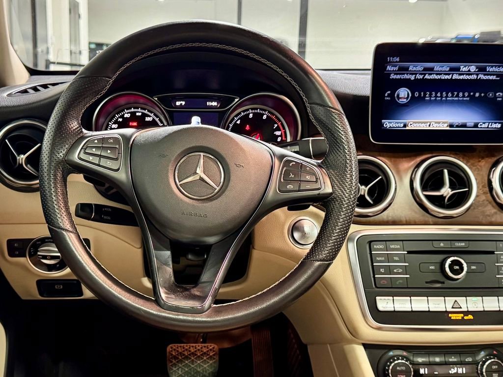 Used 2020 Mercedes-Benz GLA 250 4MATIC w/ Premium Package image 17