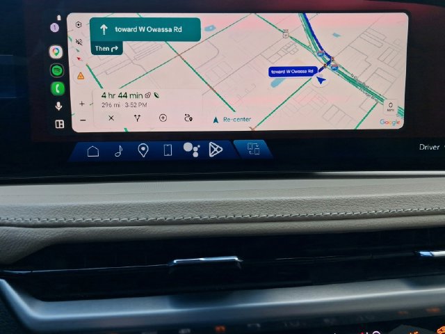 Used 2024 Cadillac XT4 Luxury w/ Cold Weather Package FWD image 20