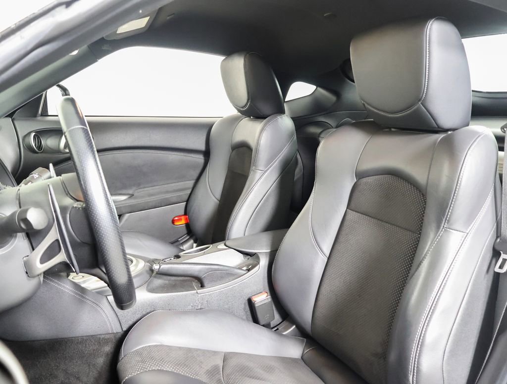 Used 2020 Nissan 370Z Touring Sport image 7