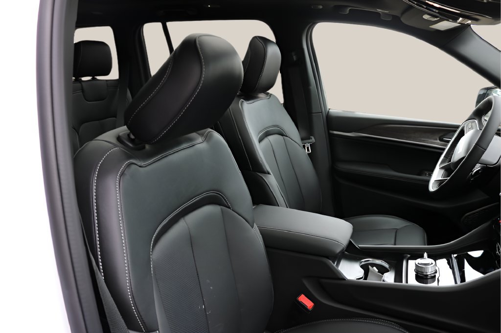 New 2027 Jeep Grand Cherokee Limited AWD/4WD image 21